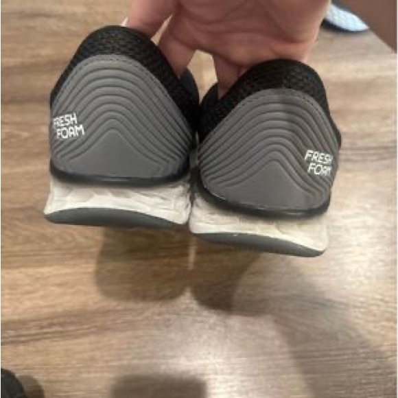 Brand new New Balance men’s tennis shoes - Picture 2 of 5